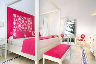 一、  五行方位视角下的红色禁忌：西北与西方的凶煞考量