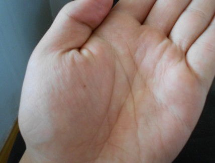 八字面相手相算命哪个更准确？八字还是手相？