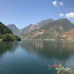 二滩水电站是不是只嫩堪个大坝啊