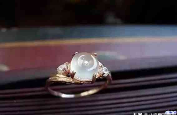 佛教文化语境中的神圣性与救赎功能