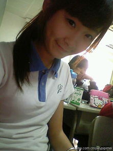 女孩子叫嘉怡还是佳怡，哪个名字梗好听？