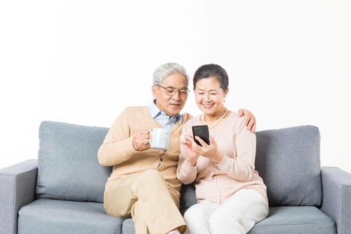 二、 情感维系：亲情与友情的双沉重渴求