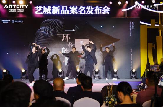 行装备妥：仪容整洁与记录美好瞬间的热忱