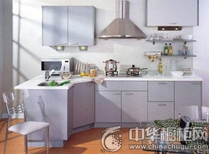 红色：喜庆与活力的象征