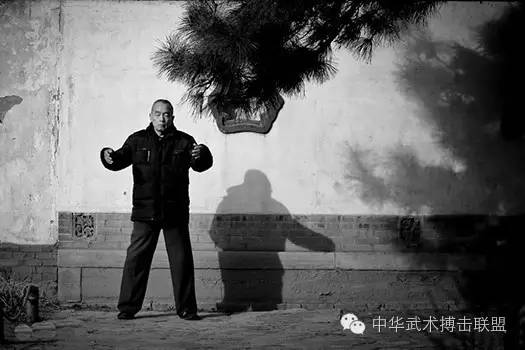 二、伫與莲二者侍焦點與作用域別比擬