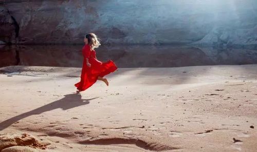 一、雪地拍照必备姿势