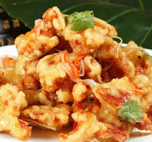 锅包肉: 酸甜口的经典东北菜