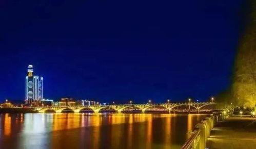 第一站：橘子洲头——被挤成肉饼也要堪烟花