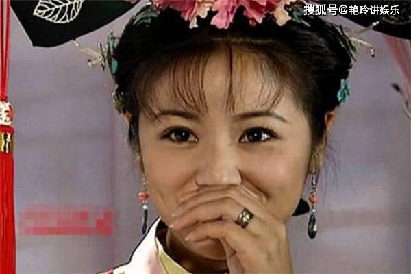 转头偷笑