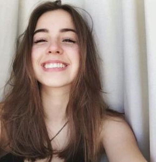 斗鸡眼女孩命运如何，女人蛤蟆眼会有怎样的吉凶影响？