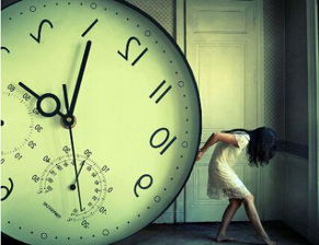 民间信仰中的耳鸣象征：地域性与个体差异