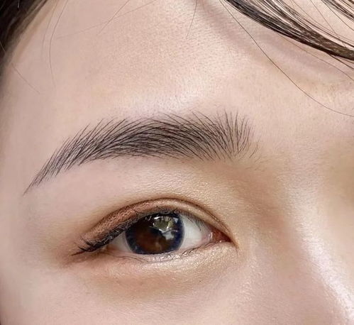 大刀眉：锐利与果断的具象化呈现