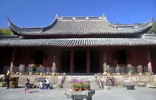 法喜寺：千年古刹， 香火旺盛