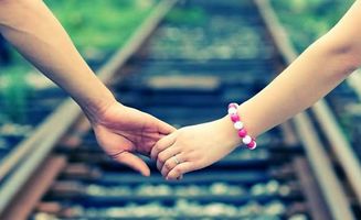 四柱全阴八字纯阴的女性可以和全阴女纯阴女成为朋友吗？