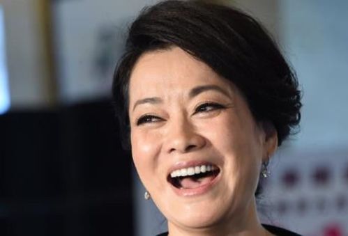 毛阿敏八字命理分析：八字带红艳的命格为何多波折，年轻人都容易吗？