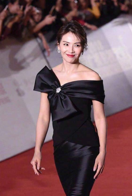 成熟韵味：女性特质的深层符号学解读