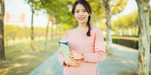 稳固靠山的女性群体生活优势较深度报告