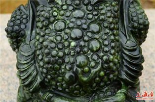 李嘉诚办公室风水摆件，金蟾招财摆件真的能招财吗？