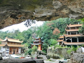 2.2 慈恩寺：洞窟建筑与肉身菩萨的修行场域