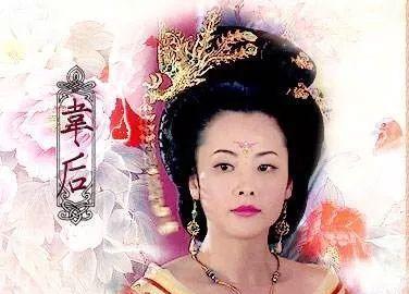 B．安乐·文成两派：从华丽服饰到神秘传说