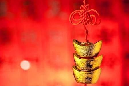 二、  案例背景：老宅空间的风水场域与李伯的异化状态