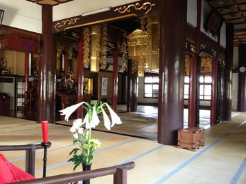 二、 注重禅修的现代寺庙