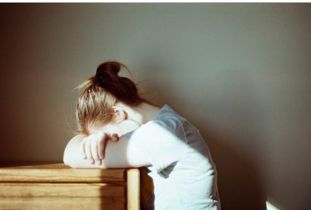 1. 家居风水对人际关系的能量场影响