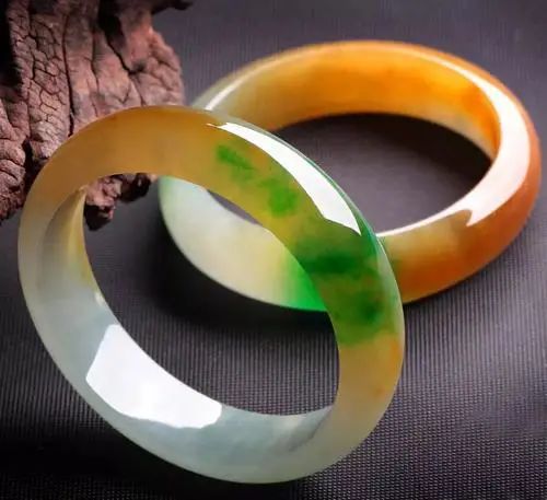 女人梦见捡起碎玉镯预示着什么吉凶？