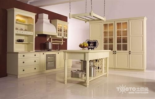 二、炉灶朝向：阴阳平衡与五行相生