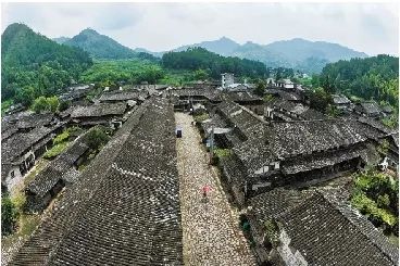 1.1 地域文化底蕴对叙事结构的塑造作用