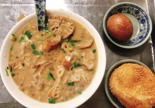 美食攻略：填饱肚子就行（别指望惊喜）