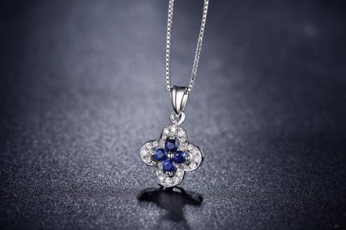 足金999金桃花吊坠，金桃花八字如何解读？