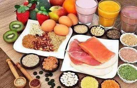 中餐吃饭时如何正确夹菜，有哪些礼仪和注意事项？