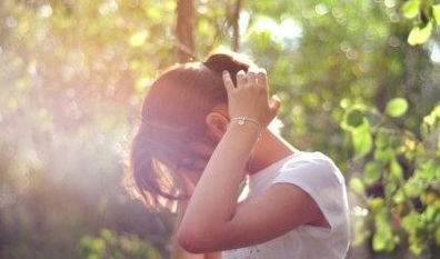 微信名中的伤感怀旧：情感故事的缩影