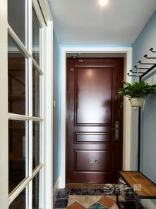 1. 入户大门区域的屏障设置与气场调节