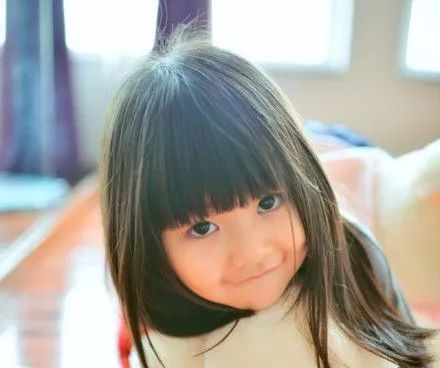 有哪些女孩名字中带有铃字？