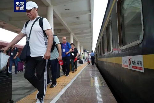 专列的“反常识”优势：为什么说“慢”才是新疆旅游的正确打开方式？