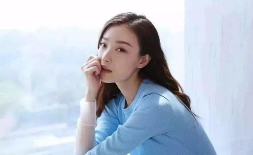 如何拍照才能让今天的穿搭显得我的脸更白？