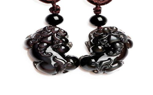 属龙女生戴什么饰品最旺财运？属龙男生戴貔貅钥匙扣有何寓意？