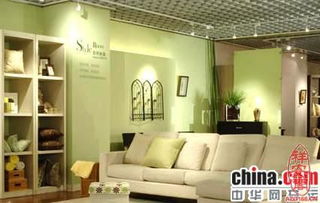 2. 靠墙布局策略：稳定与平安的心理暗示