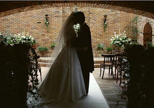 日柱空亡，难道八字伤官女命婚姻中，配偶或本人真有一位痴情之人？