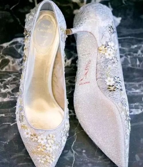 4.1 伴侣间情感表达的象征性解读