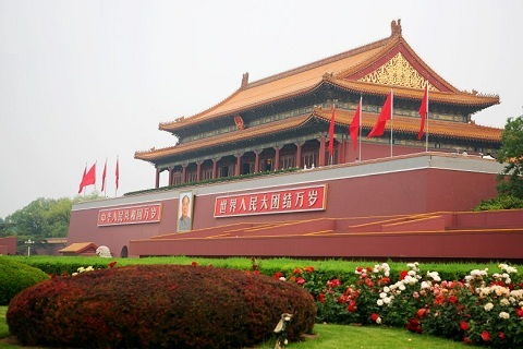 故宫雨后游玩攻略：一场湿漉漉的皇家冒险