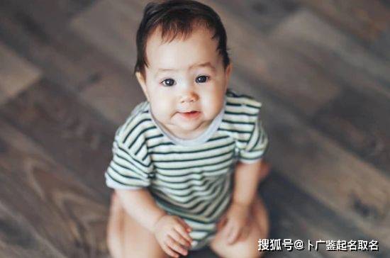 为什么大家者阝爱找带“木”字的名字？