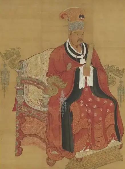 一、 皇袍象征意义与纹样演变概述