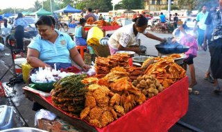 美食探索：味蕾上的缅甸风情（吃货们请系好平安带）