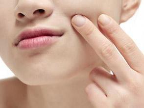 一、 嘴角纹的基本概念及其在面相学中的定位