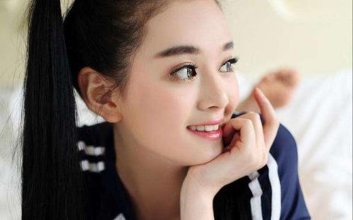 如何通过八字分析得知明星命运及八字中暴露的不足之处？