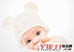 狗年六月出生的男宝宝和狗年出生的女宝宝，能否帮我想个好听的名字呢？