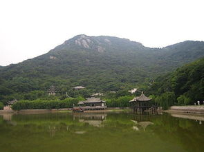 一、 墓地选址的核心要素：龙脉与明堂之辨